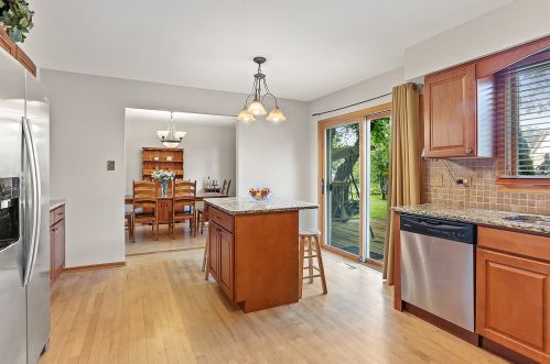 511 Wexford Dr, Lemont IL  60439-6158 exterior