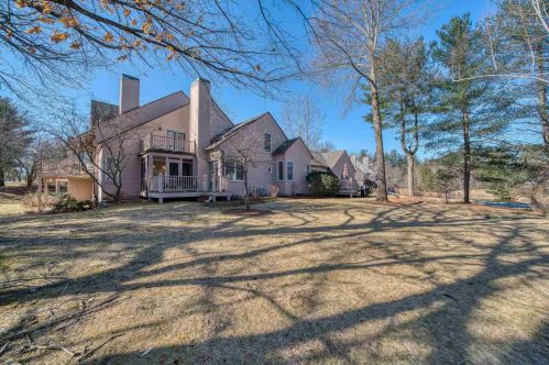 20 Cherry Hollow Rd, Nashua, NH 03062-2234