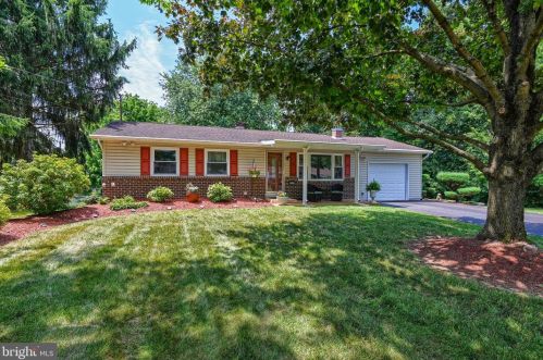 3540 Fox Run Rd, York, PA 17315-3742