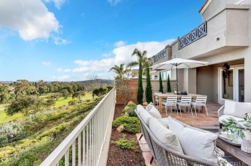 1580 Cormorant Dr, Carlsbad, CA 92011-4002