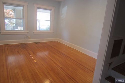 17 Hawthorne Pl, Montclair NJ  07042-3219 exterior