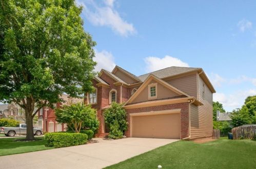 1931 Barrett Knoll Cir, Kennesaw, GA 30152-8208