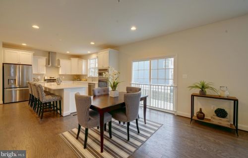 10949 Hilltop Ln, Columbia, MD 21044-3782