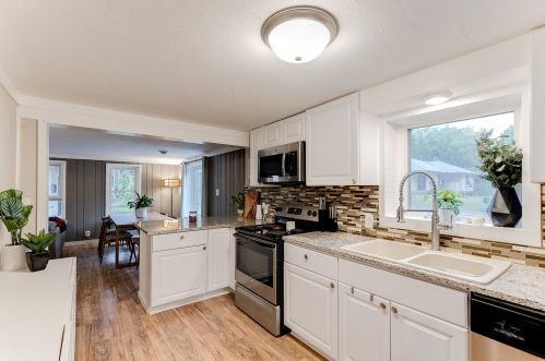 2705 Kirkwood Ln, Minneapolis MN  55441-2925 exterior