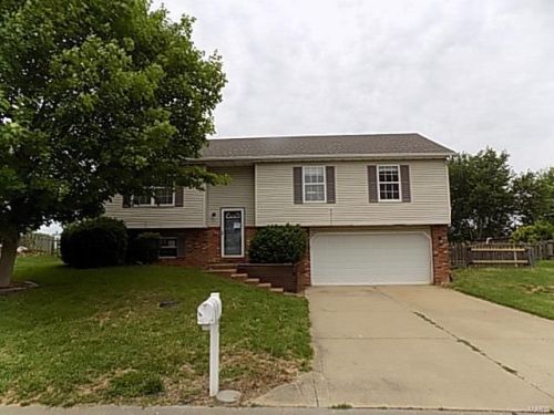 2408 Copper Creek Rd, Maryville, IL 62062-5614