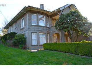 6136 Monroe St, Portland, OR 97222-2767