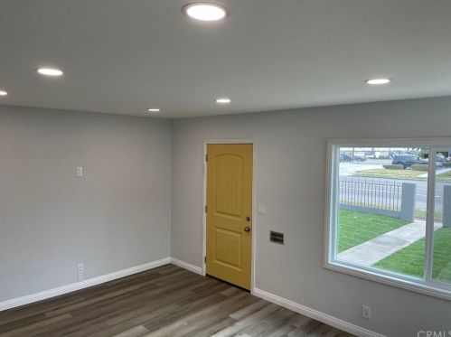 2214 Standard Ave, Santa Ana, CA 92707-3037