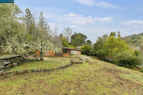 65 Sleepy Hollow Ln, Orinda, CA 94563-1320