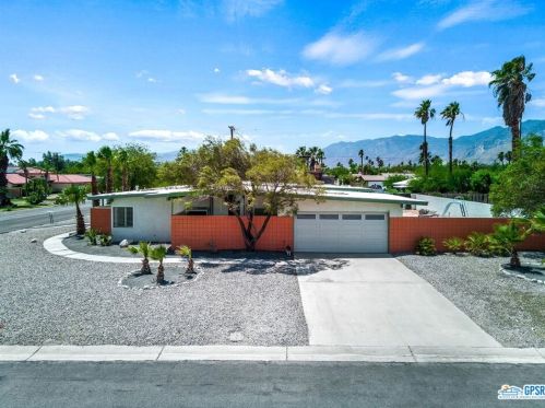 2777 Farrell Dr, Palm Springs, CA 92262-2610