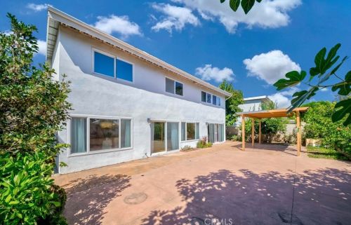 15192 Touraine Way, Irvine CA  92604-3150 exterior