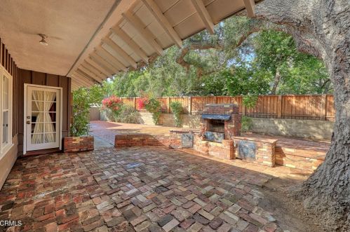 3855 Altura Ave, Glendale CA 91214-3456 exterior