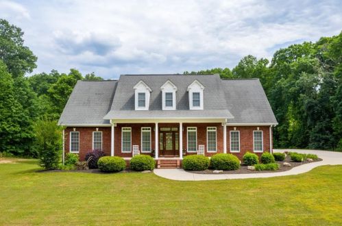 150 Parks Rd, Lula, GA 30554-4013