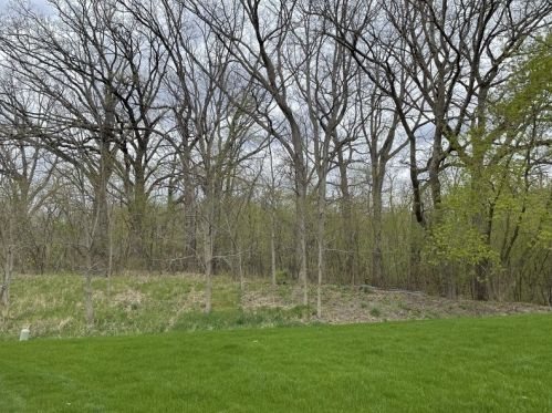 4338 Shooting Star Dr, Island Lake, IL 60042-8220