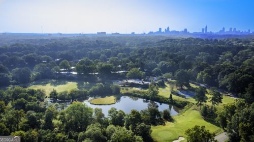 83 Montre Sq, Atlanta GA  30327-4046 exterior