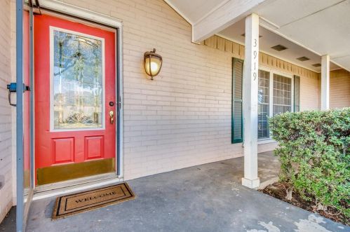 3919 Story Rd, Irving TX  75038-5926 exterior