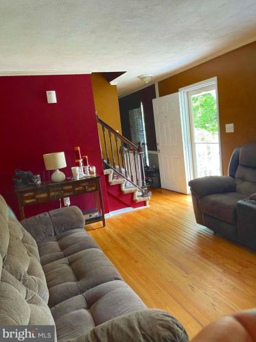 5640 Smallwood Ct, Woodbridge, VA 22193-3502