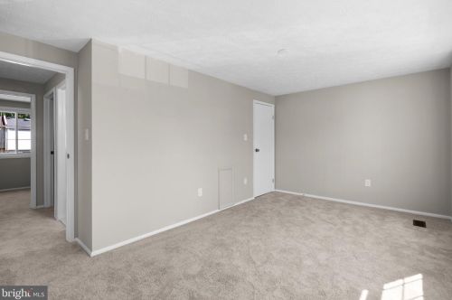 1365 Elm Grv Cir, Silver Spring MD 20905-6060 exterior