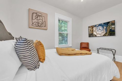 1392 Bryan Ave, Atlanta GA  30344-2665 exterior