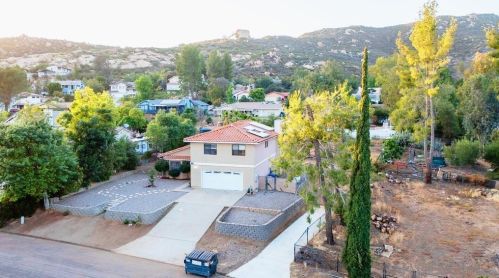 16550 Dartolo Rd, Ramona, CA 92065-4666