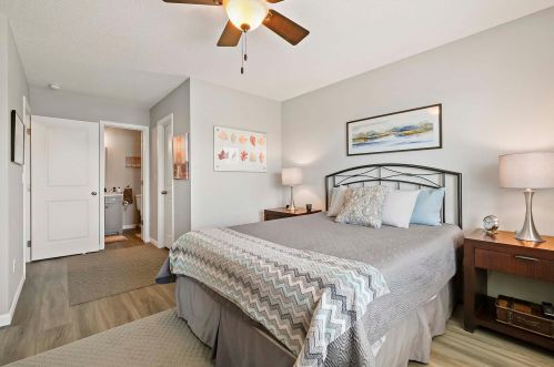 4924 Grenwich Ave, Saint Paul MN  55128-2059 exterior