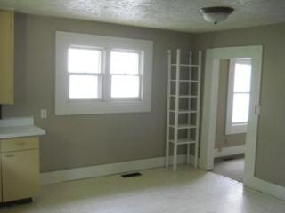 700 Hillcrest Ave, Springfield MO  65803-2340 exterior