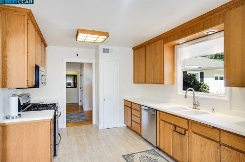 1399 Grv Way, Concord CA  94518-1208 exterior