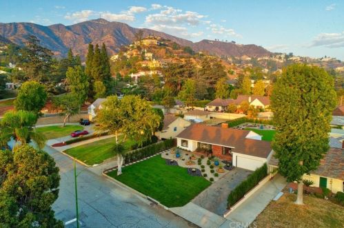 1622 Virginia Ave, Glendale CA  91202-1246 exterior