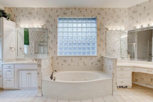 8301 Thorndyke Dr, Fort Worth TX  76182-8632 exterior