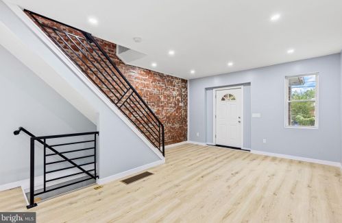 6708 15th St, Philadelphia, PA 19126-2701