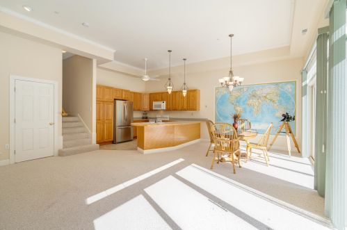 16 Deborah Ln, Dover, NH 03820-9128