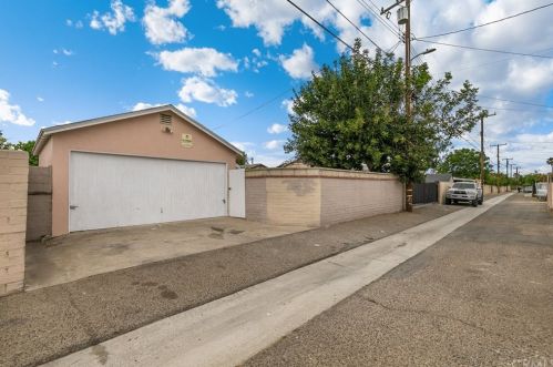 518 Rose St, Anaheim CA  92805-2118 exterior