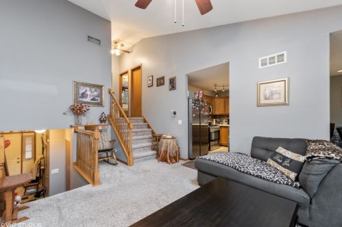 570 Silver Aspen Cir, Bull Valley, IL 60014-8441