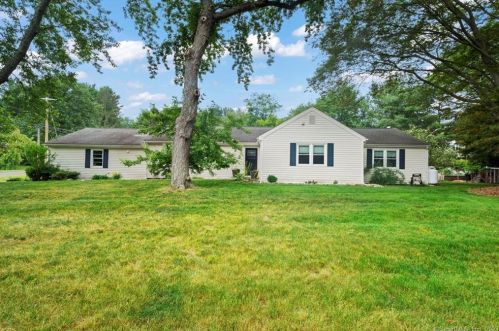 3 Brookhill Ln, Norwalk CT  06851-1617 exterior