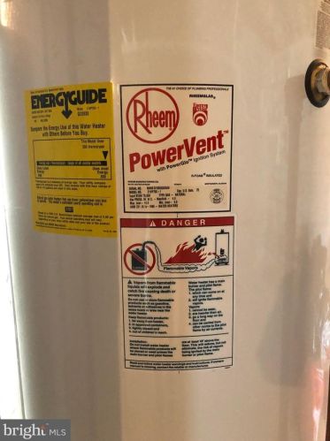 1020 Steeplechase Dr, Lancaster PA  17601-1779 exterior