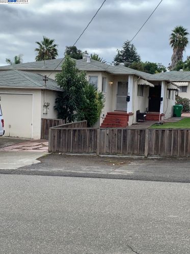 21311 Locust St, Hayward, CA 94541-2122