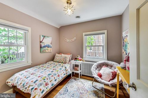 610 Ellsworth Dr, Silver Spring MD 20910-4301 exterior