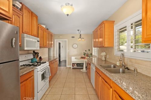 1995 Rincon Ave, Riverside CA  92506-1629 exterior