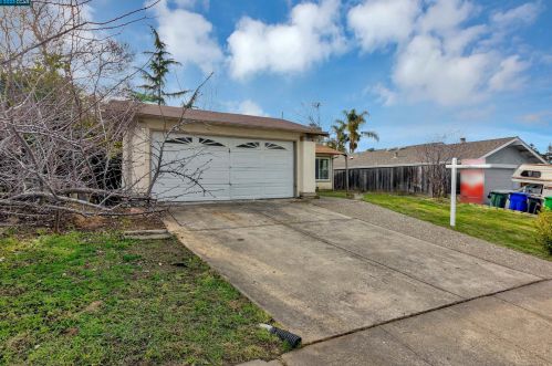 22591 Mossy Rock Dr, Hayward, CA 94541-3445