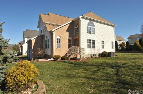 34 Kennedy Blvd, Old Bridge, NJ 08857-3935