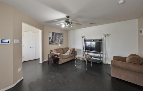 10600 Wild Oak Dr, Fort Worth TX  76140-5437 exterior