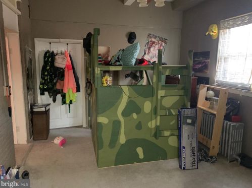 243 Baltimore St, Hanover PA 17331-3315 exterior