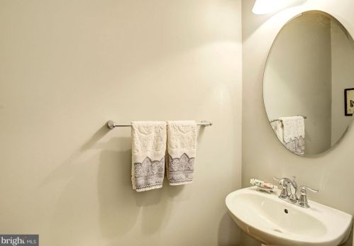 38 Sundance Dr, Trenton NJ 08619-3968 exterior