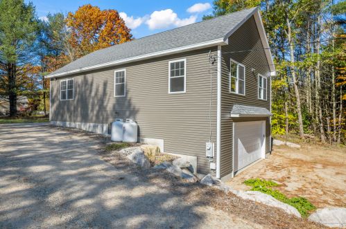 2 Dutton Hill Rd, Gray, ME 04039-9415
