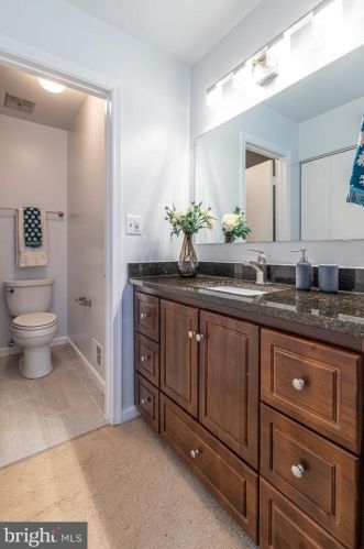 125 Kinsman View Cir, Silver Spring MD 20901-1600 exterior