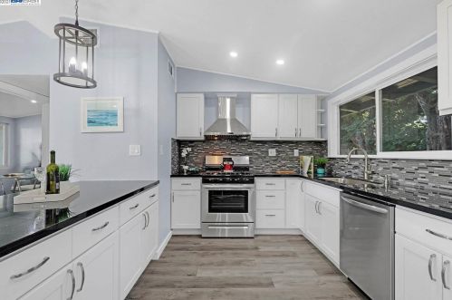27801 Norwich Way, Hayward, CA 94545-4711