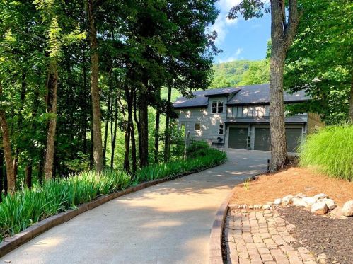 245 Sassafras Mountain Trl, Big Canoe, GA 20484-5679