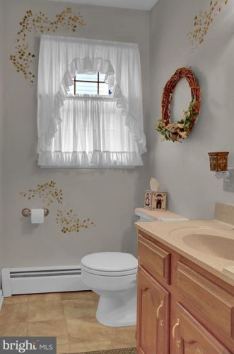 966 Mccosh St, Hanover PA 17331-1833 exterior