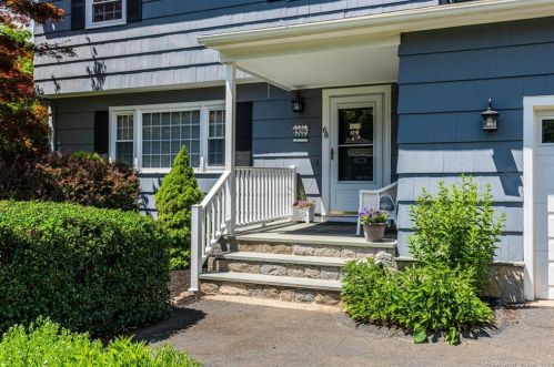 68 Longview Rd, Upper Stepney, CT 06468-1706