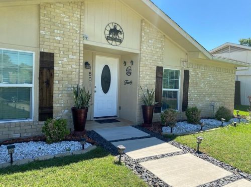 1801 Whiteoak Dr, Garland TX 75040-5410 exterior