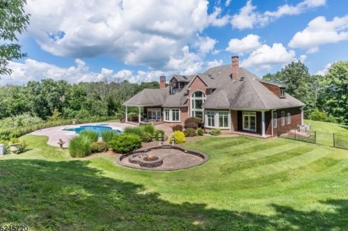 32 Violet Trl, Lafayette, NJ 07848-2203